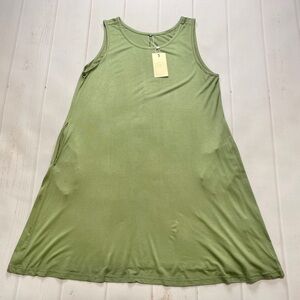 NWT - HaoMeiLi - Women’s Olive Sleeveless Tunic